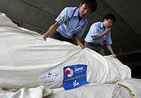 Thế giới trợ giúp khẩn cấp cho Myanmar